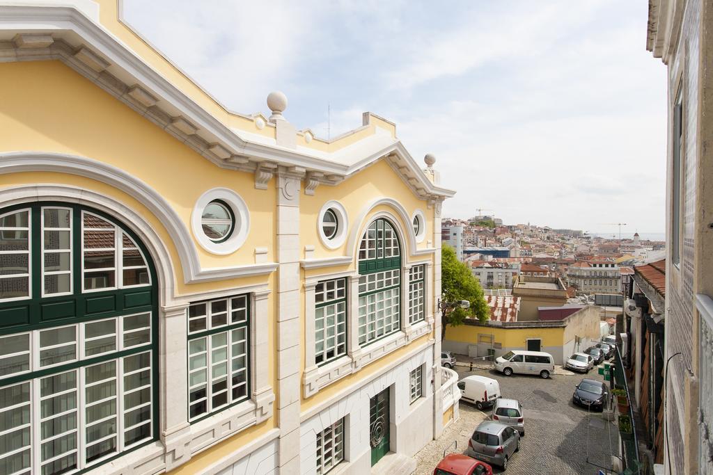 Joivy Spacious And Bright 1-Bed Flat With City Views In Lapa Apartment *