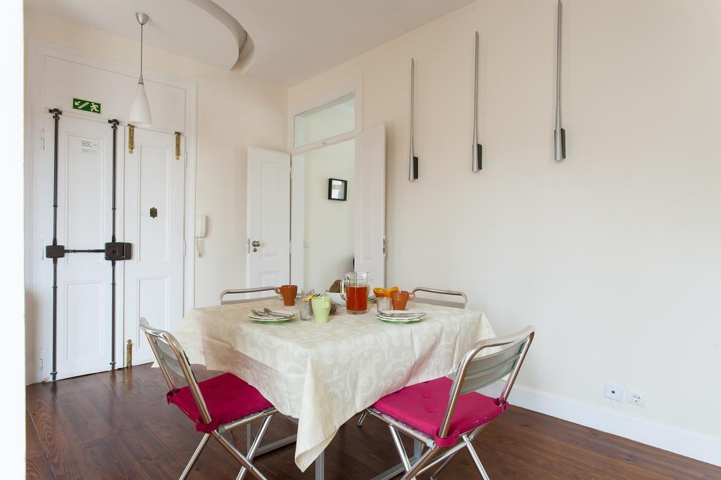 Joivy Spacious And Bright 1-Bed Flat With City Views In Lapa Apartment Lissabon